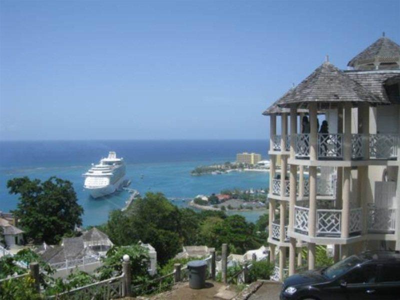 Skycastles Condominiums Ocho Rios Exterior foto