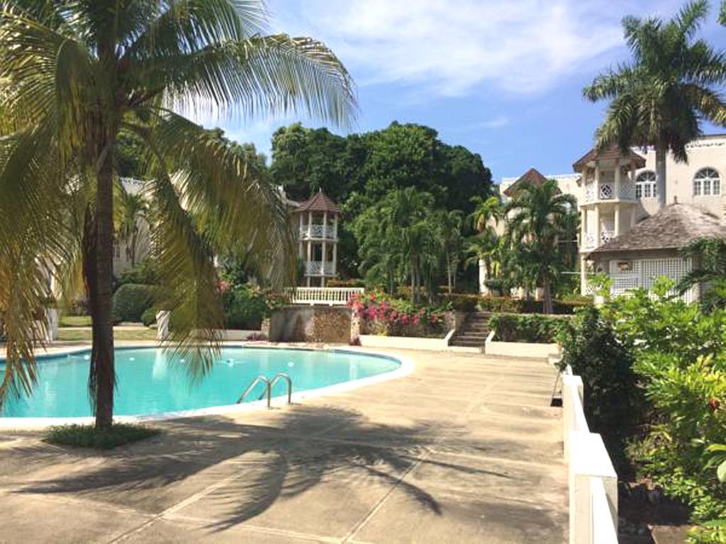 Skycastles Condominiums Ocho Rios Exterior foto