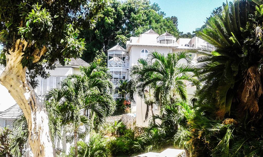 Skycastles Condominiums Ocho Rios Exterior foto